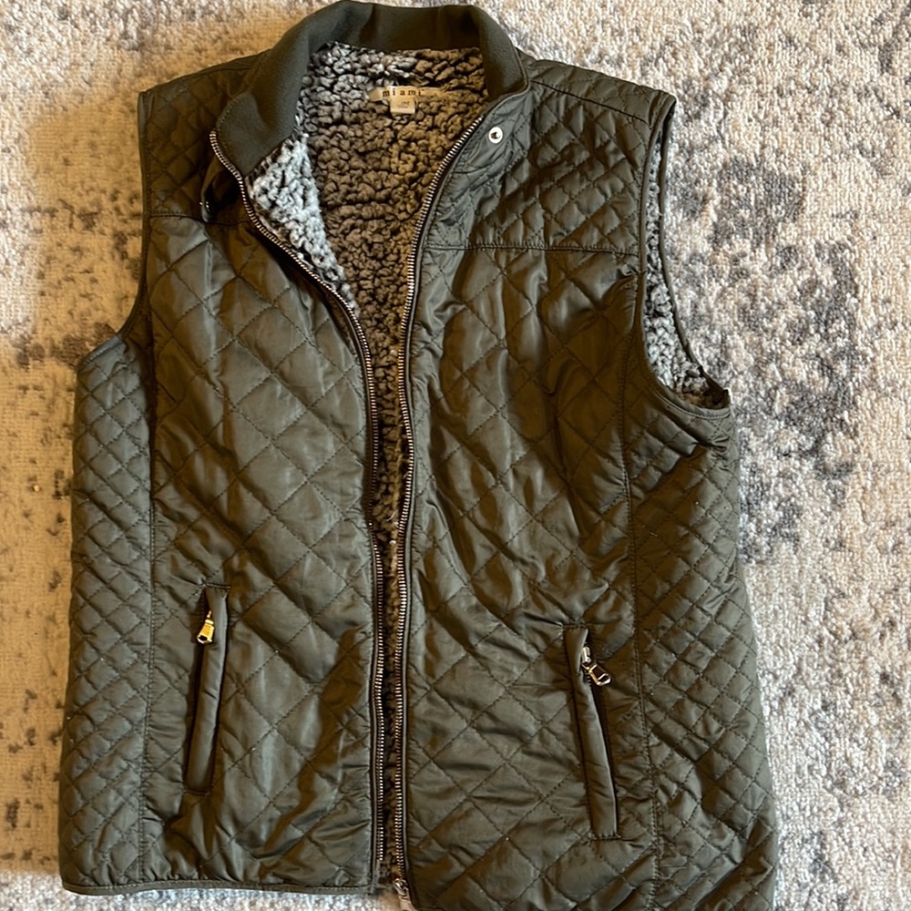 Francescas Vest - Picture 2 of 4